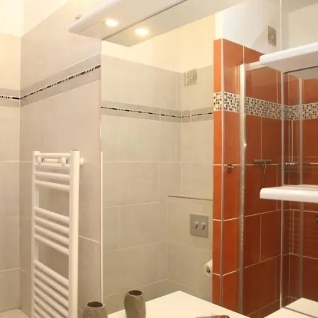 Agay Plage 10 Apartamento *